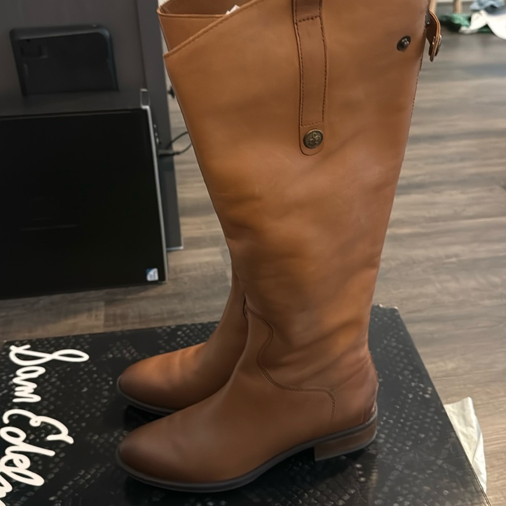Brand new. Never worn